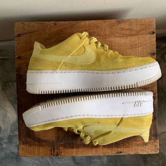 yellow nike air force 1 sage low